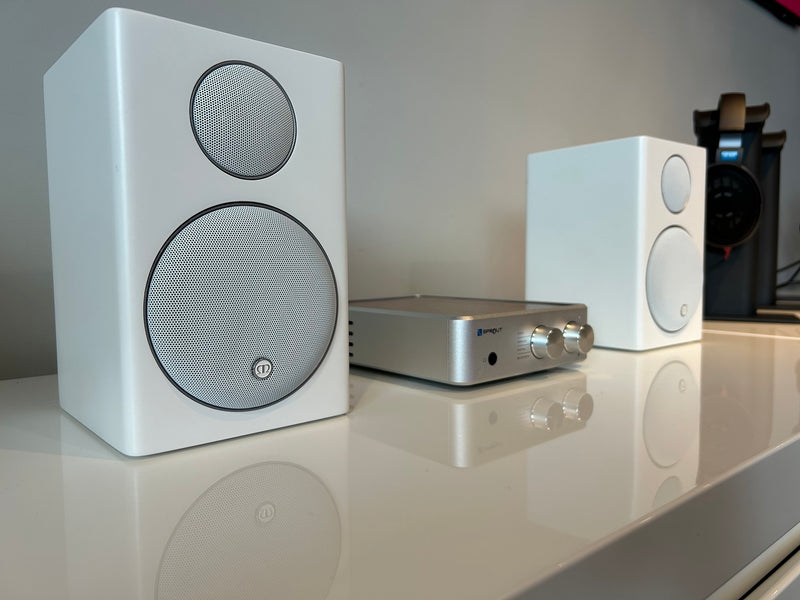 Desktop sales hifi system