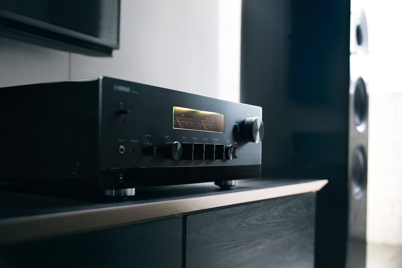 Yamaha R-N2000A Network Streaming Integrated Amplifier