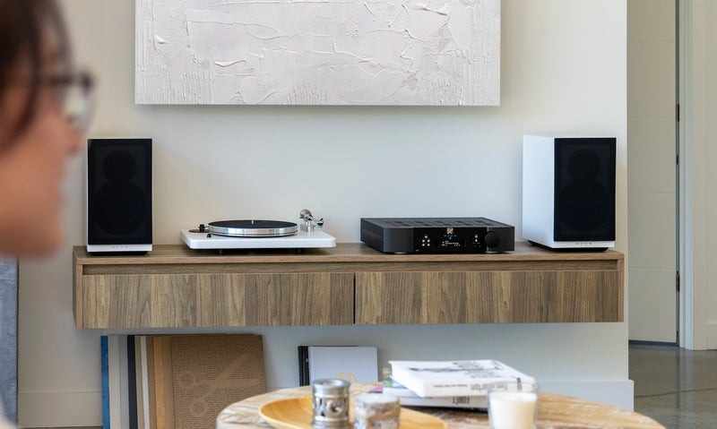 MOON by SIMAUDIO HiFi Streaming Stereo System